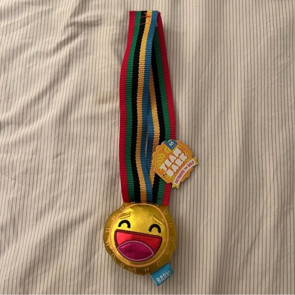 NWT Bark Box Retrieve The Gold Toy - Picture 4 of 7